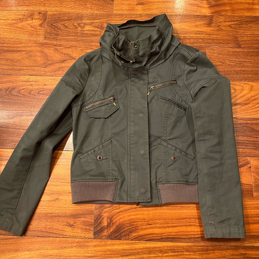 Theory army green cotton jacket with ribbed sweater bottom